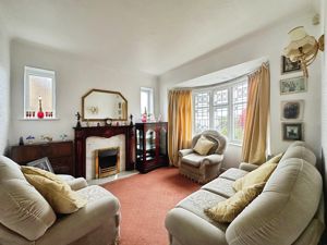 Living room- click for photo gallery